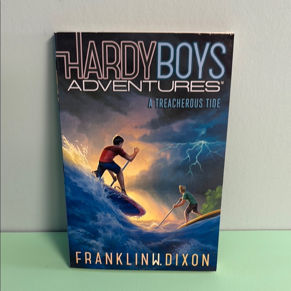 Hardy Boys Adventures A Treacherous Tide Book # 21, Kids Book, Reading Age 8+